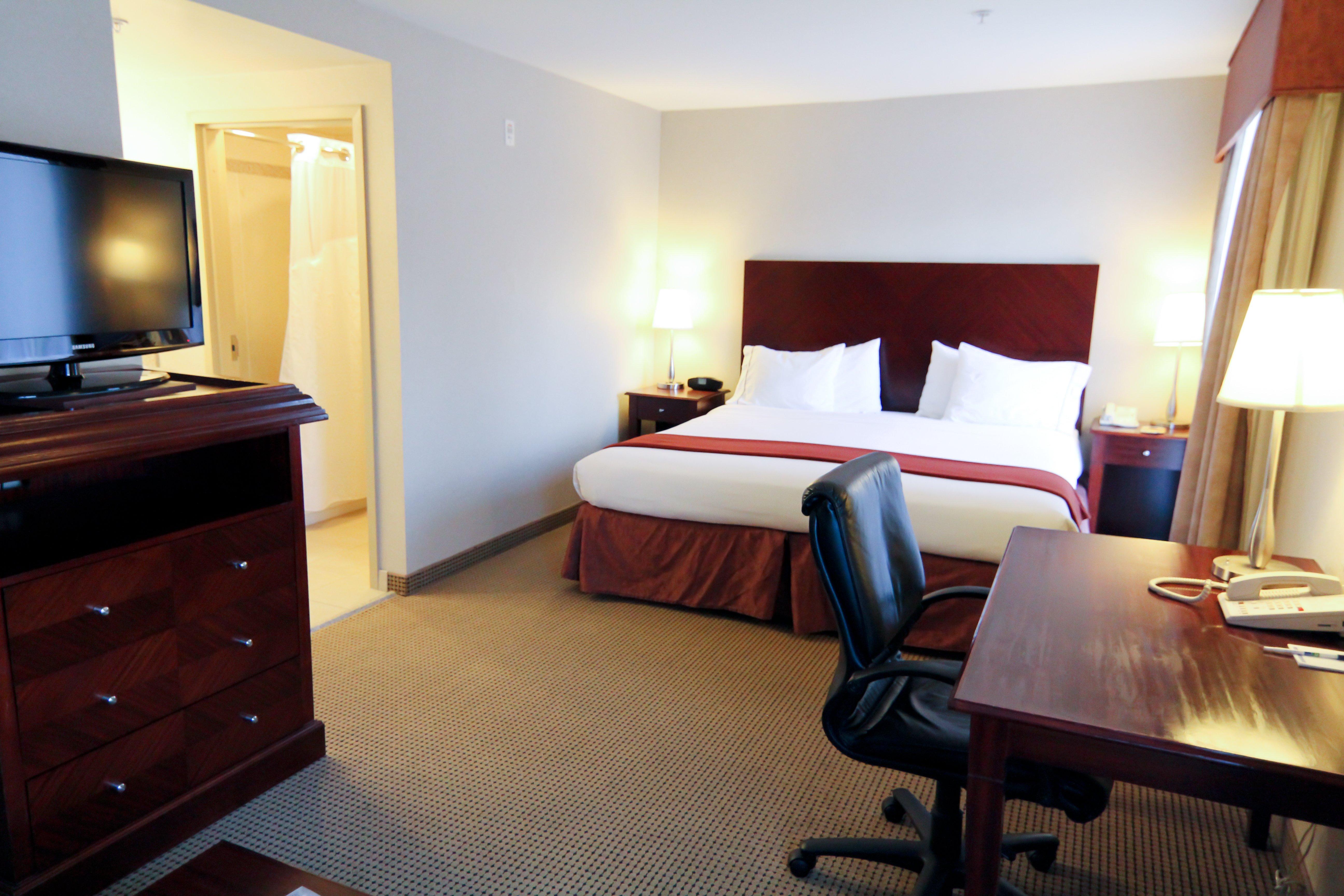 Holiday Inn Express And Suites Surrey By Ihg Kültér fotó